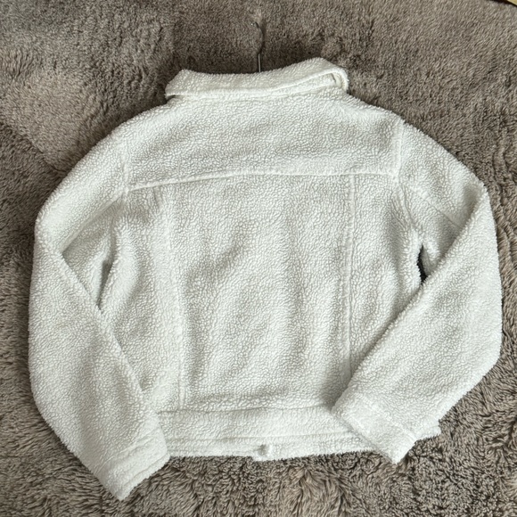 Cream Sherpa Jacket Women’s Size Medium Cozy Warm Trendy Teddybear Comfy - Picture 9 of 11